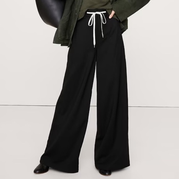 NWT! Banana Republic Black High-Rise Wide-Leg Italian Wool Pant